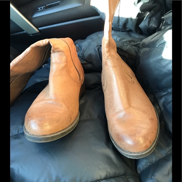 Brown boots 👢 - Picture 2 of 4